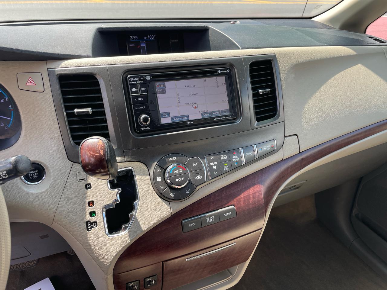 Toyota Sienna XLE FWD 8-Passenger V6 2013