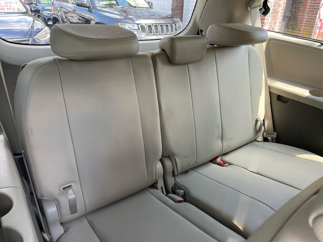 Toyota Sienna XLE FWD 8-Passenger V6 2013