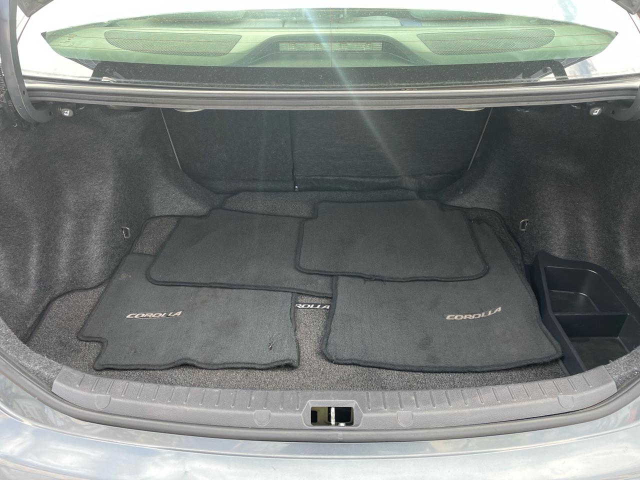 Toyota Corolla 4dr Sdn Auto LE (Natl) 2010