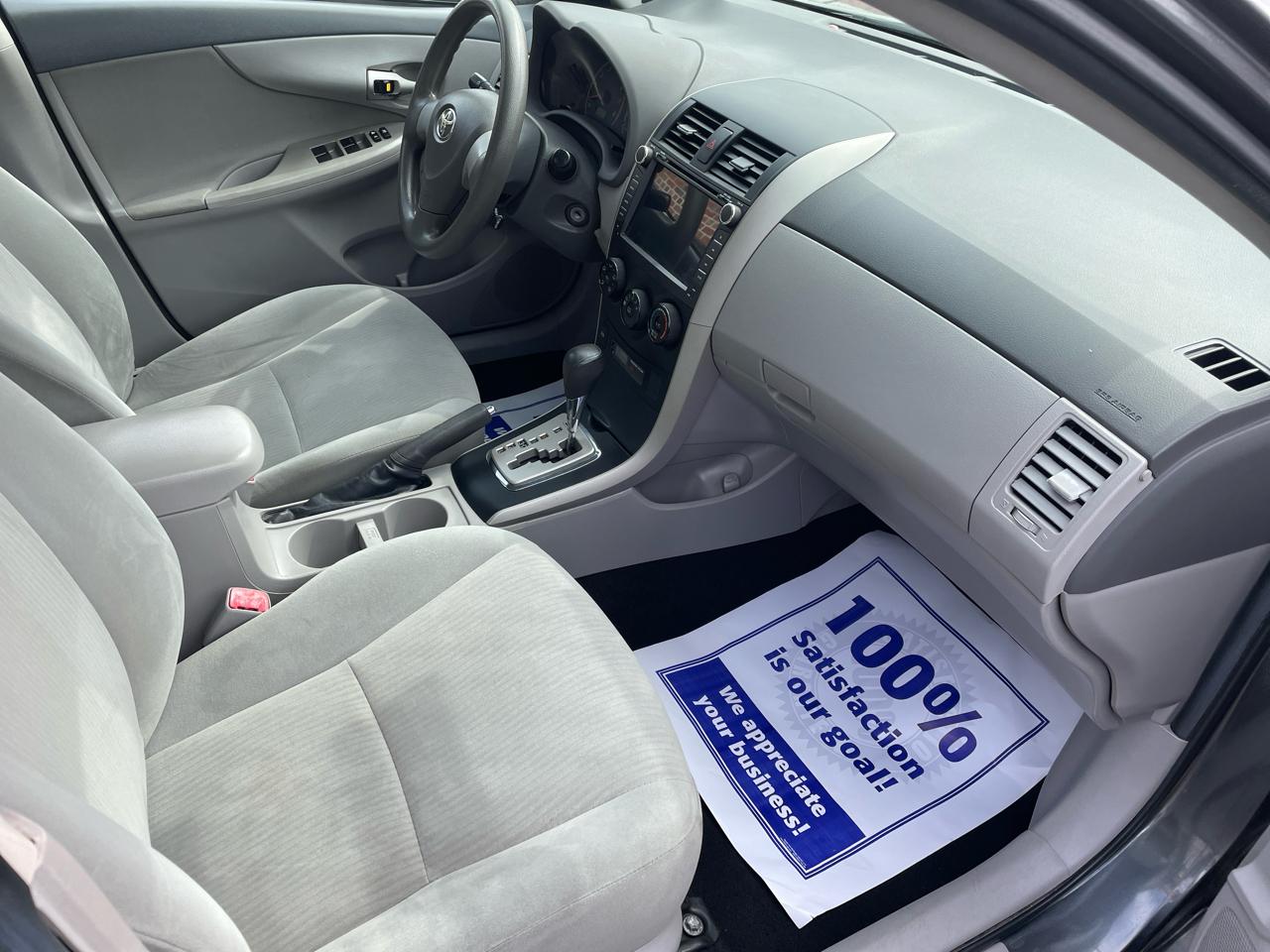Toyota Corolla 4dr Sdn Auto LE (Natl) 2010