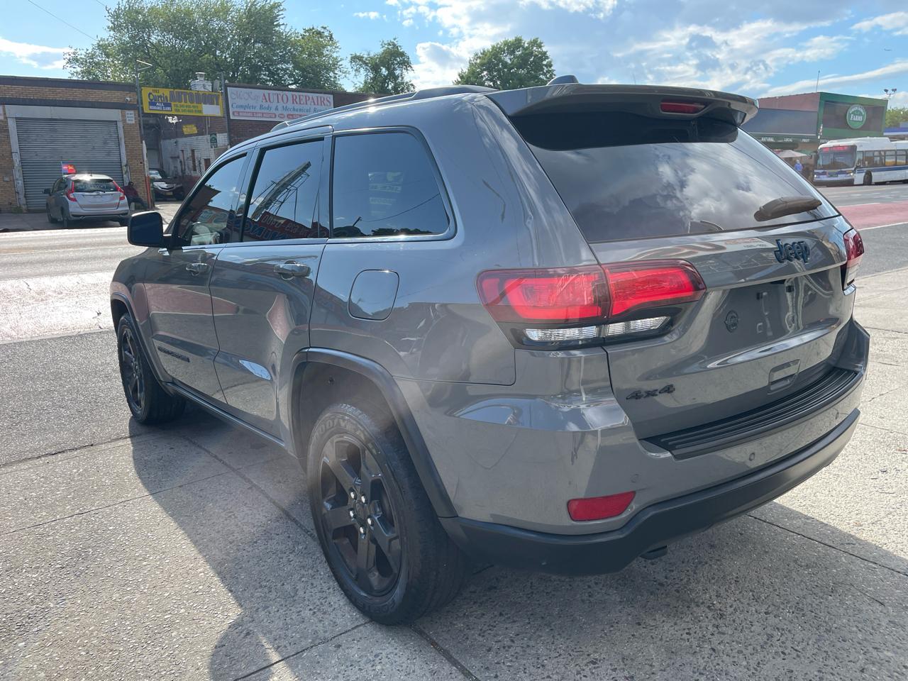 Jeep Grand Cherokee Laredo 4WD 2019
