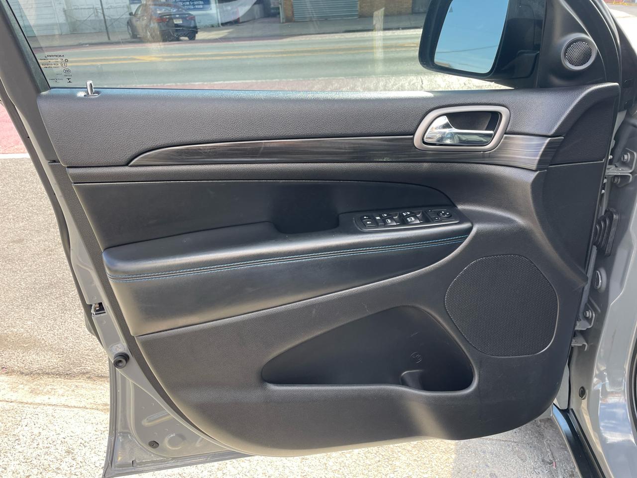 Jeep Grand Cherokee Laredo 4WD 2019