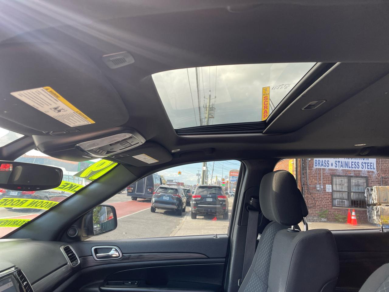 Jeep Grand Cherokee Laredo 4WD 2019