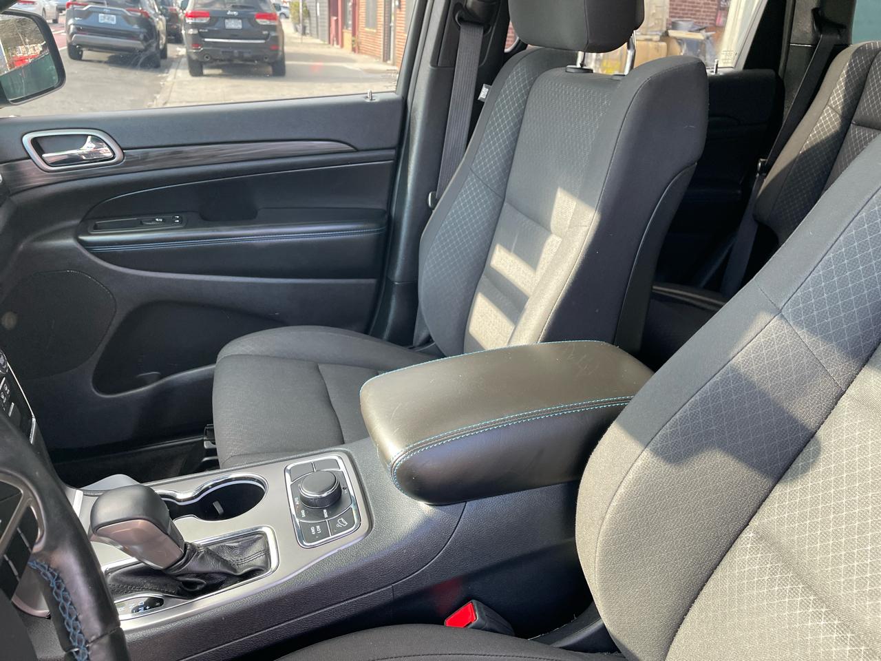 Jeep Grand Cherokee Laredo 4WD 2019