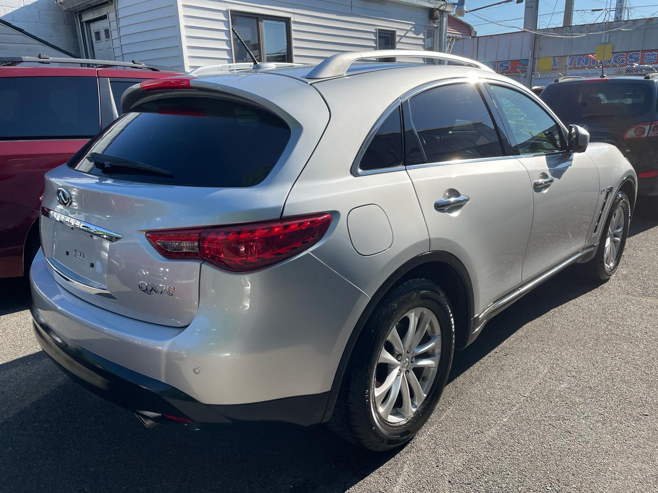 Infiniti QX70 Base AWD 2014