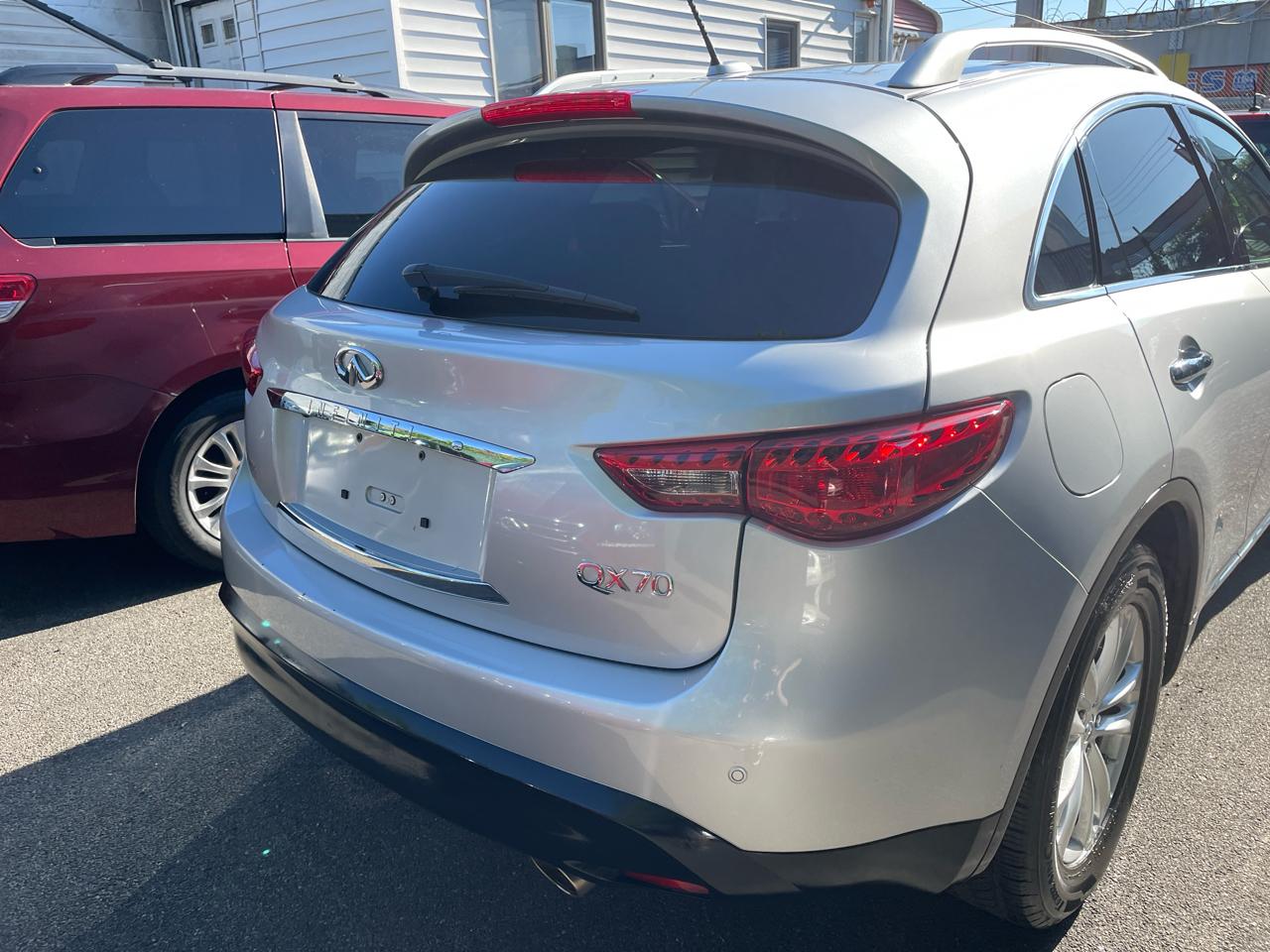 Infiniti QX70 Base AWD 2014