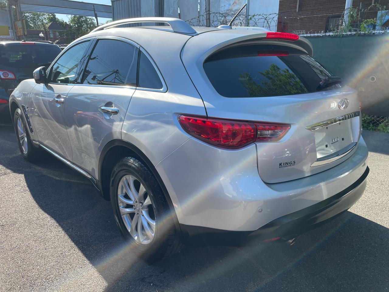 Infiniti QX70 Base AWD 2014