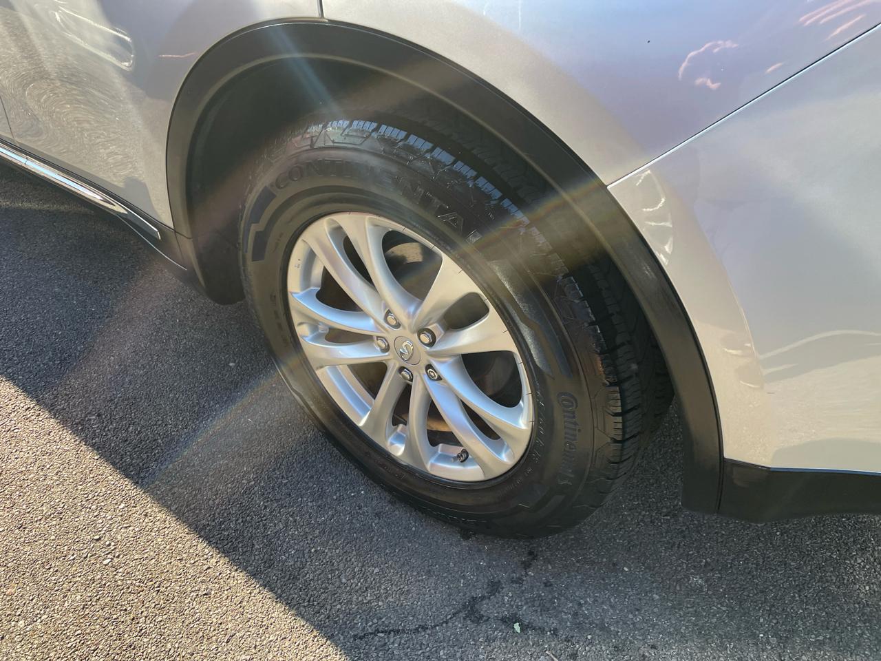 Infiniti QX70 Base AWD 2014