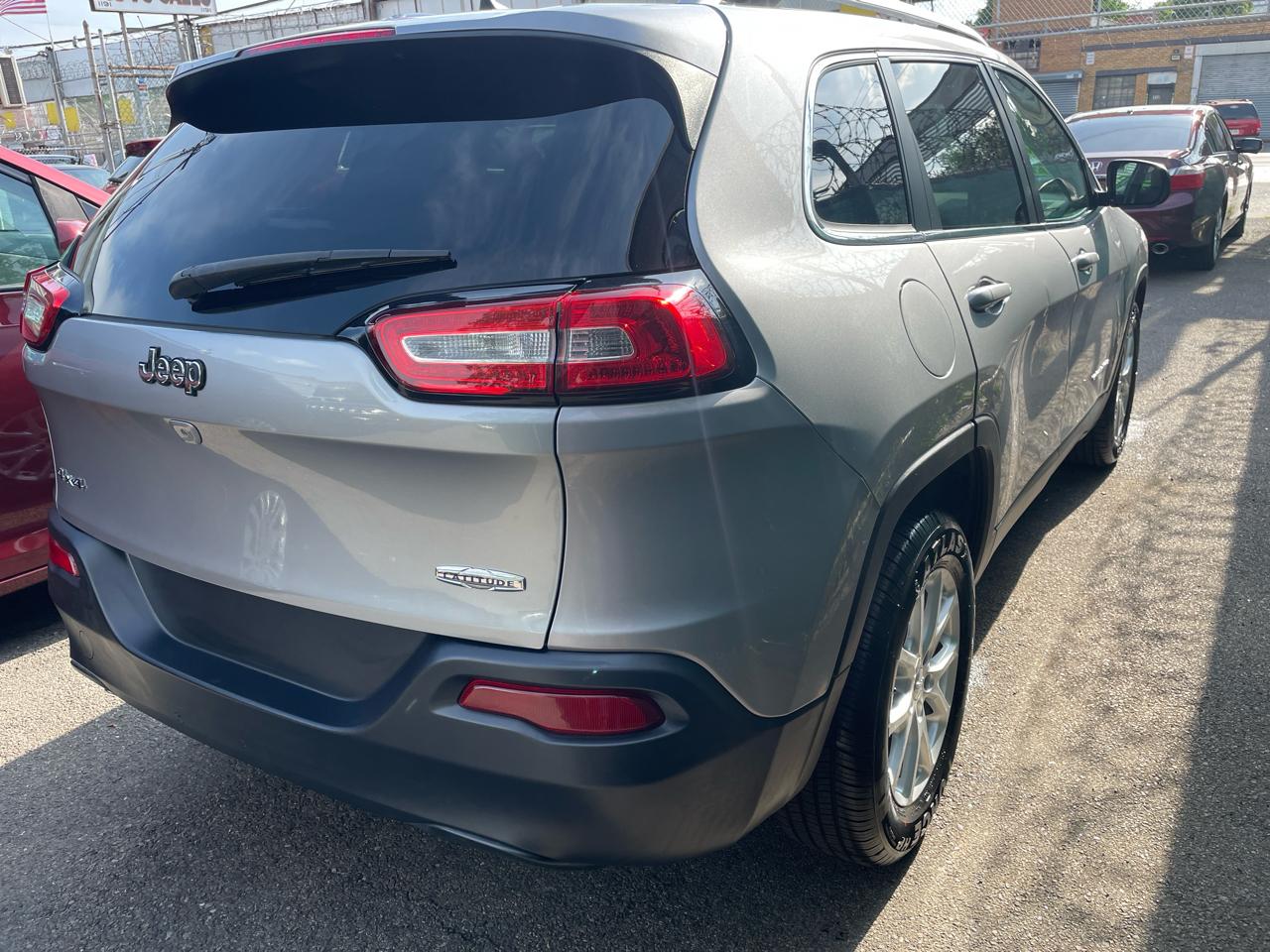 Jeep Cherokee Latitude 4WD 2016