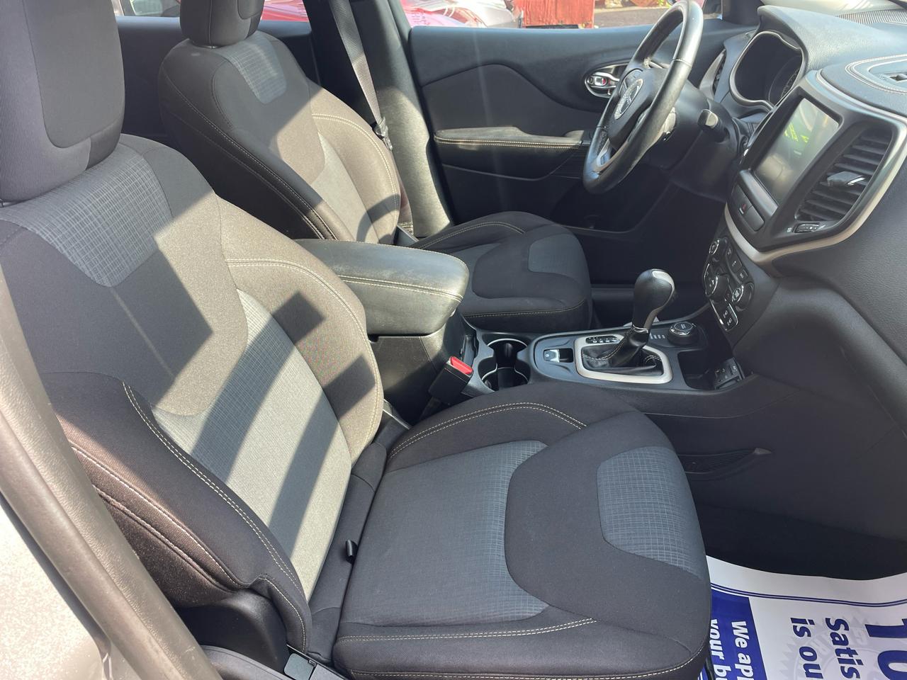 Jeep Cherokee Latitude 4WD 2016