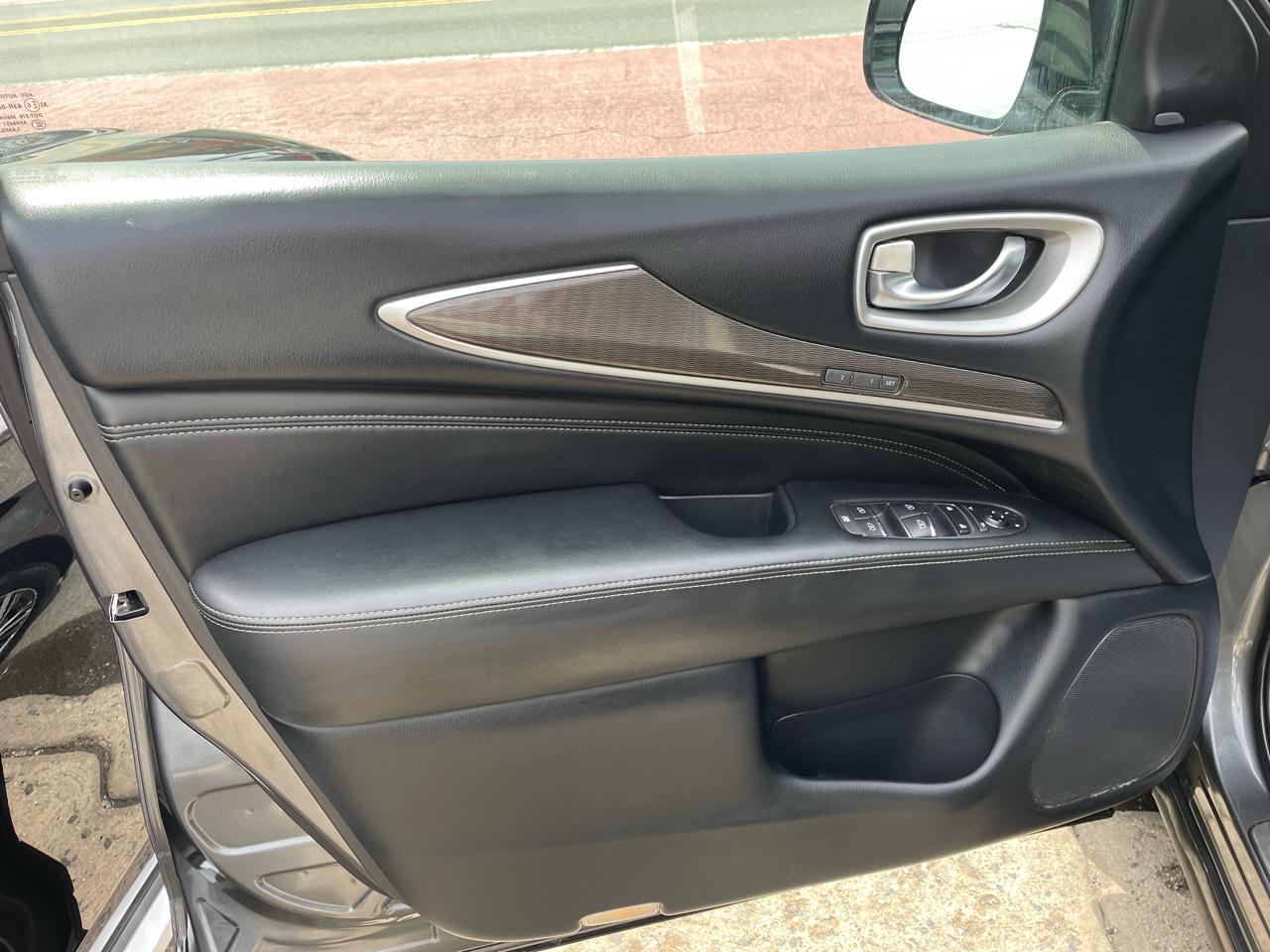 Infiniti QX60 LUXE AWD 2019