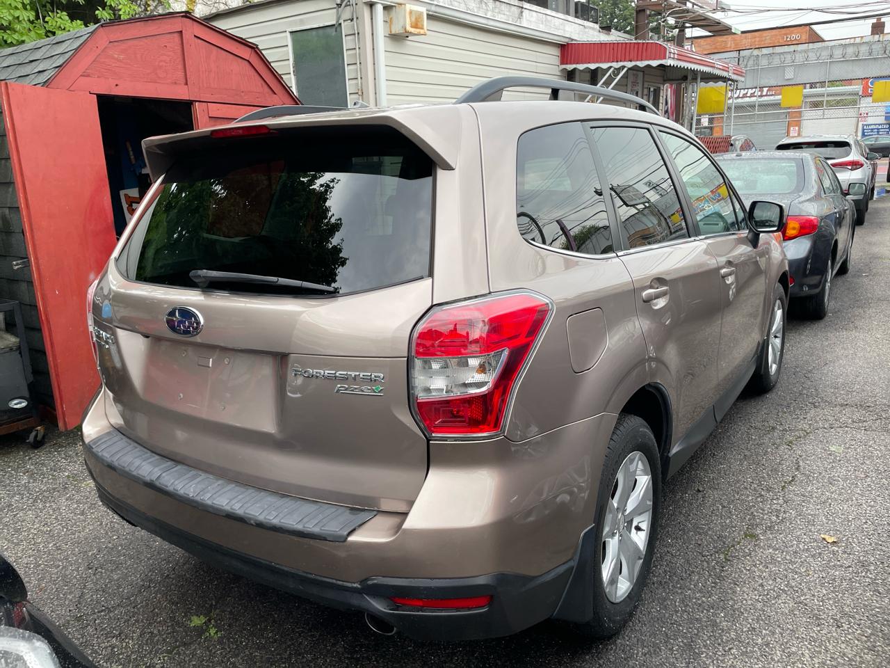 Subaru Forester 2.5i Limited 2015