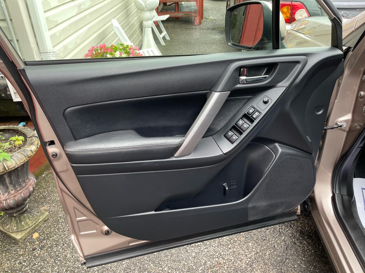 Subaru Forester 2.5i Limited 2015