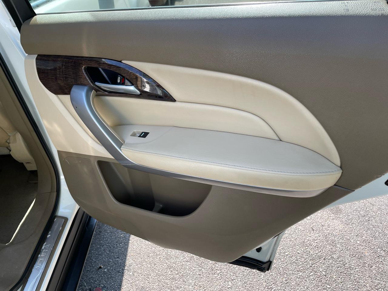 Acura MDX 6-Spd AT w/Tech Package 2012