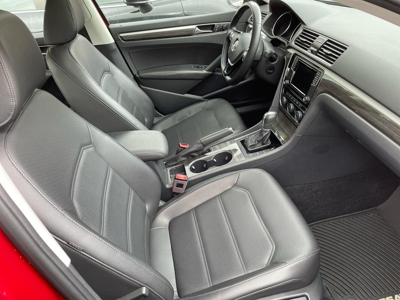 Volkswagen Passat SE 2018
