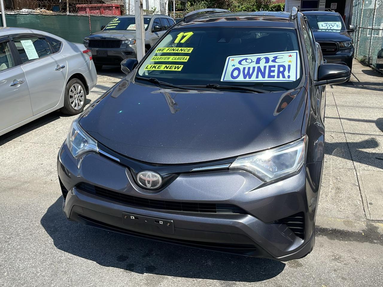 Toyota RAV4 LE AWD 2017