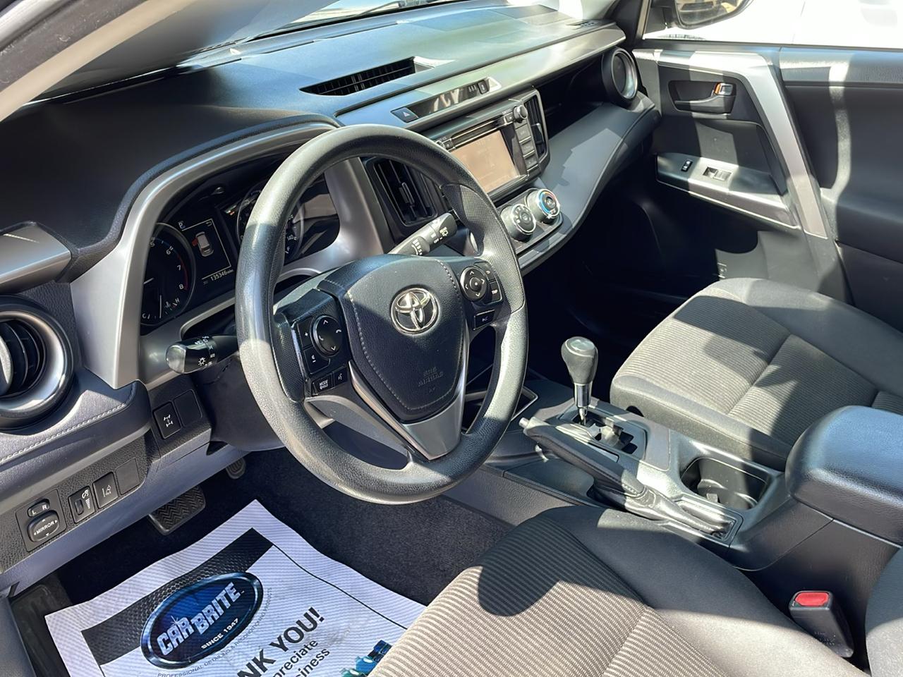 Toyota RAV4 LE AWD 2017