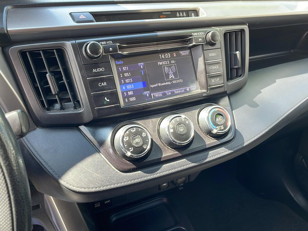 Toyota RAV4 LE AWD 2017