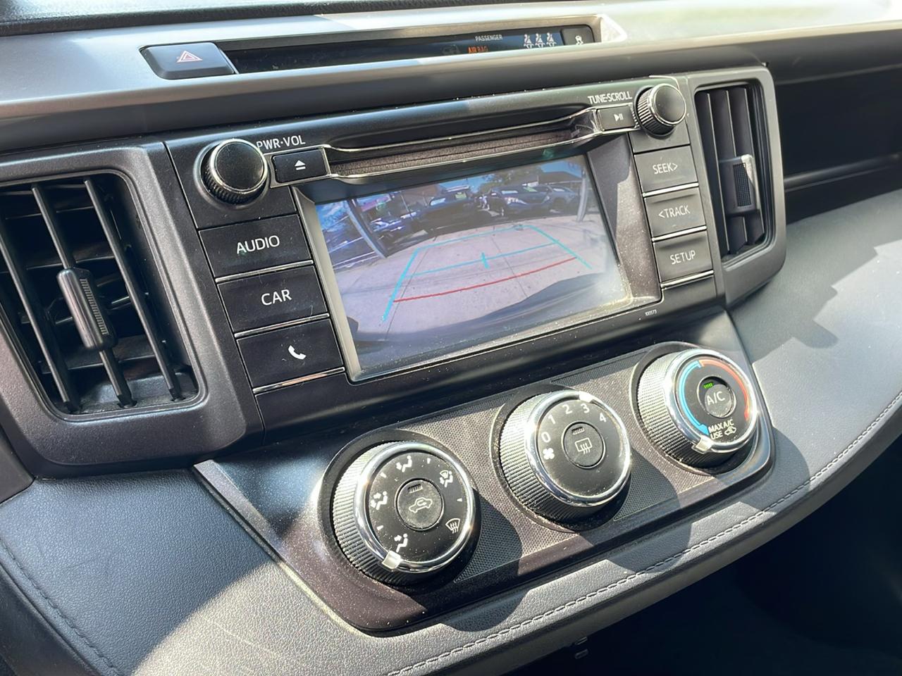 Toyota RAV4 LE AWD 2017