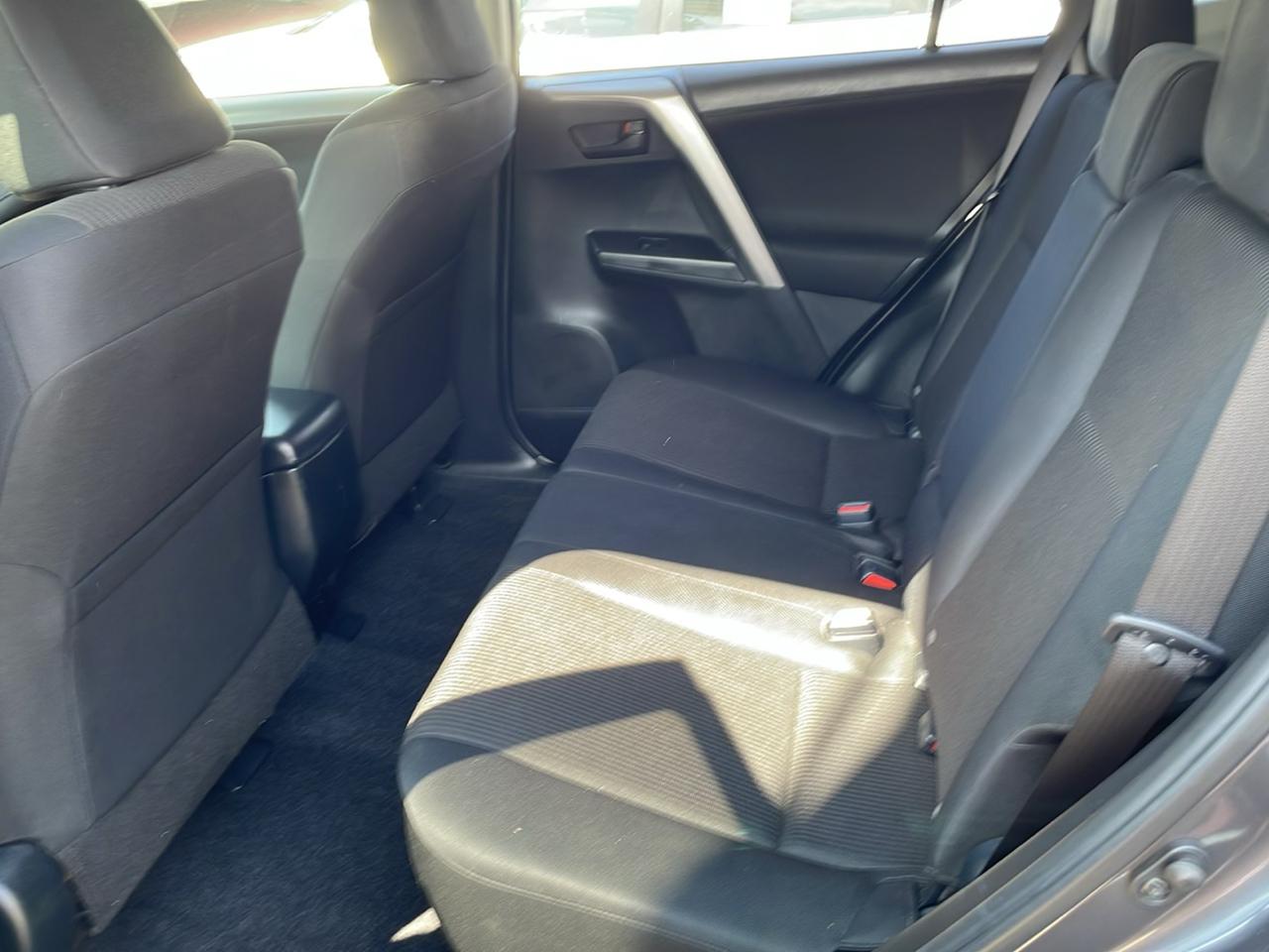 Toyota RAV4 LE AWD 2017