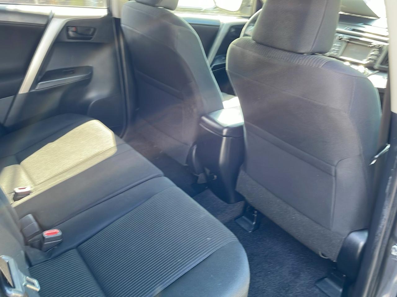 Toyota RAV4 LE AWD 2017