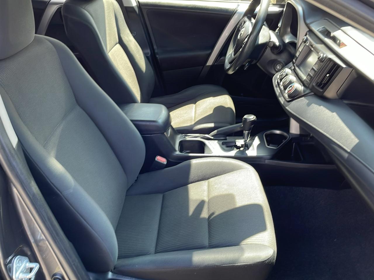 Toyota RAV4 LE AWD 2017