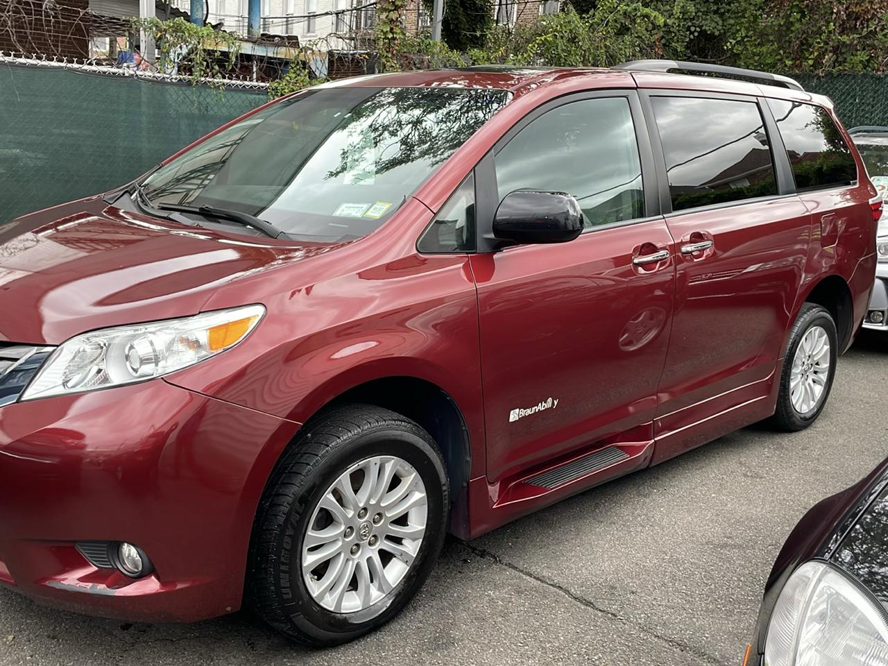 Toyota Sienna Limited Premium 7-Passenger 2017