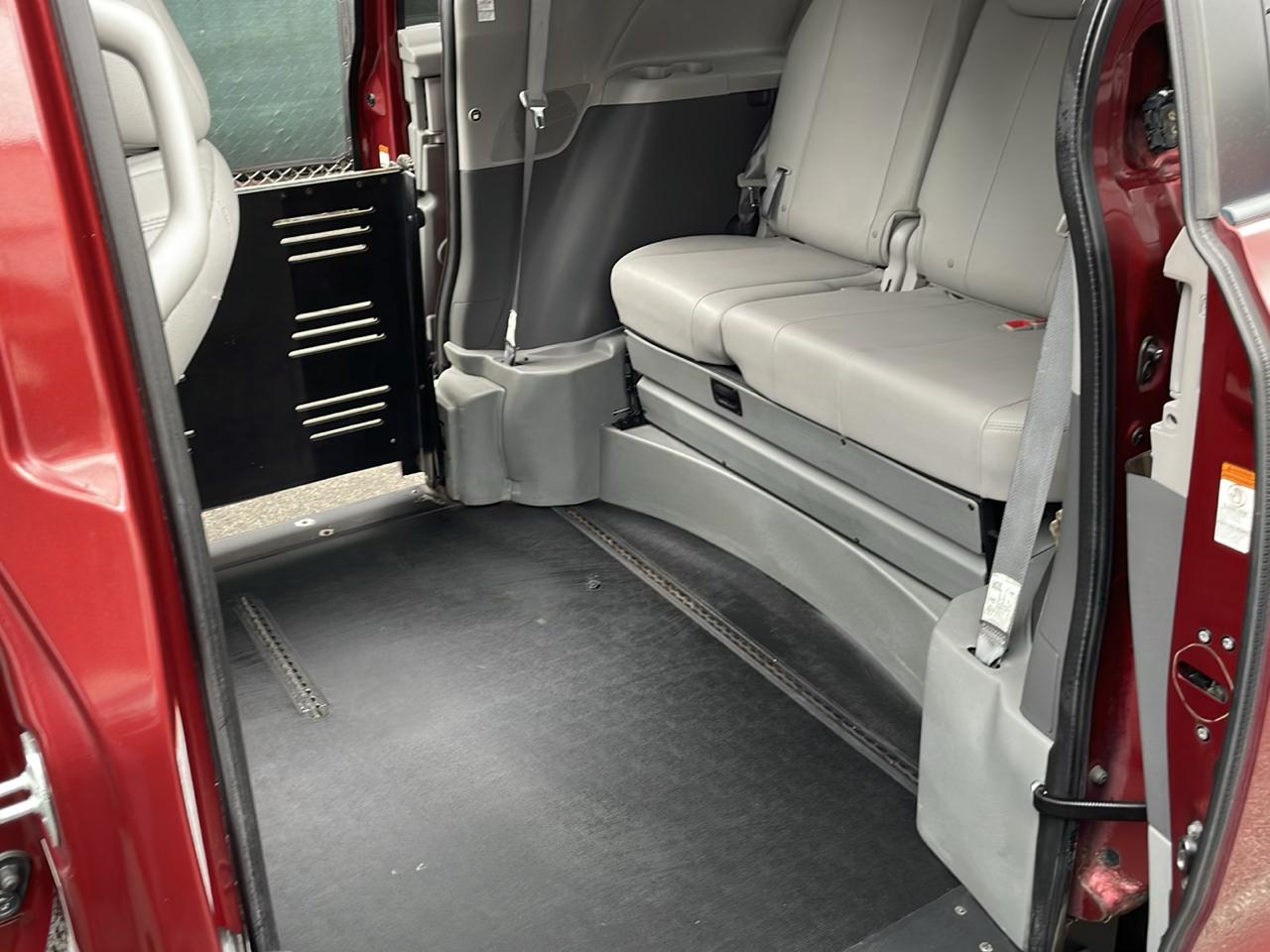 Toyota Sienna Limited Premium 7-Passenger 2017
