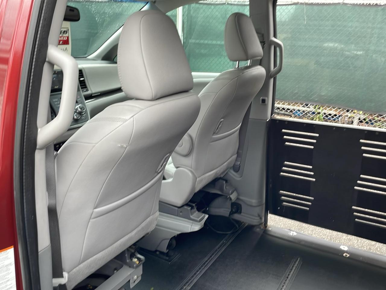 Toyota Sienna Limited Premium 7-Passenger 2017