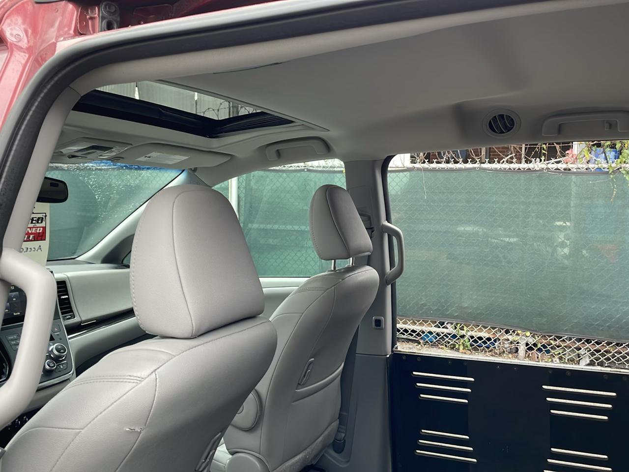 Toyota Sienna Limited Premium 7-Passenger 2017