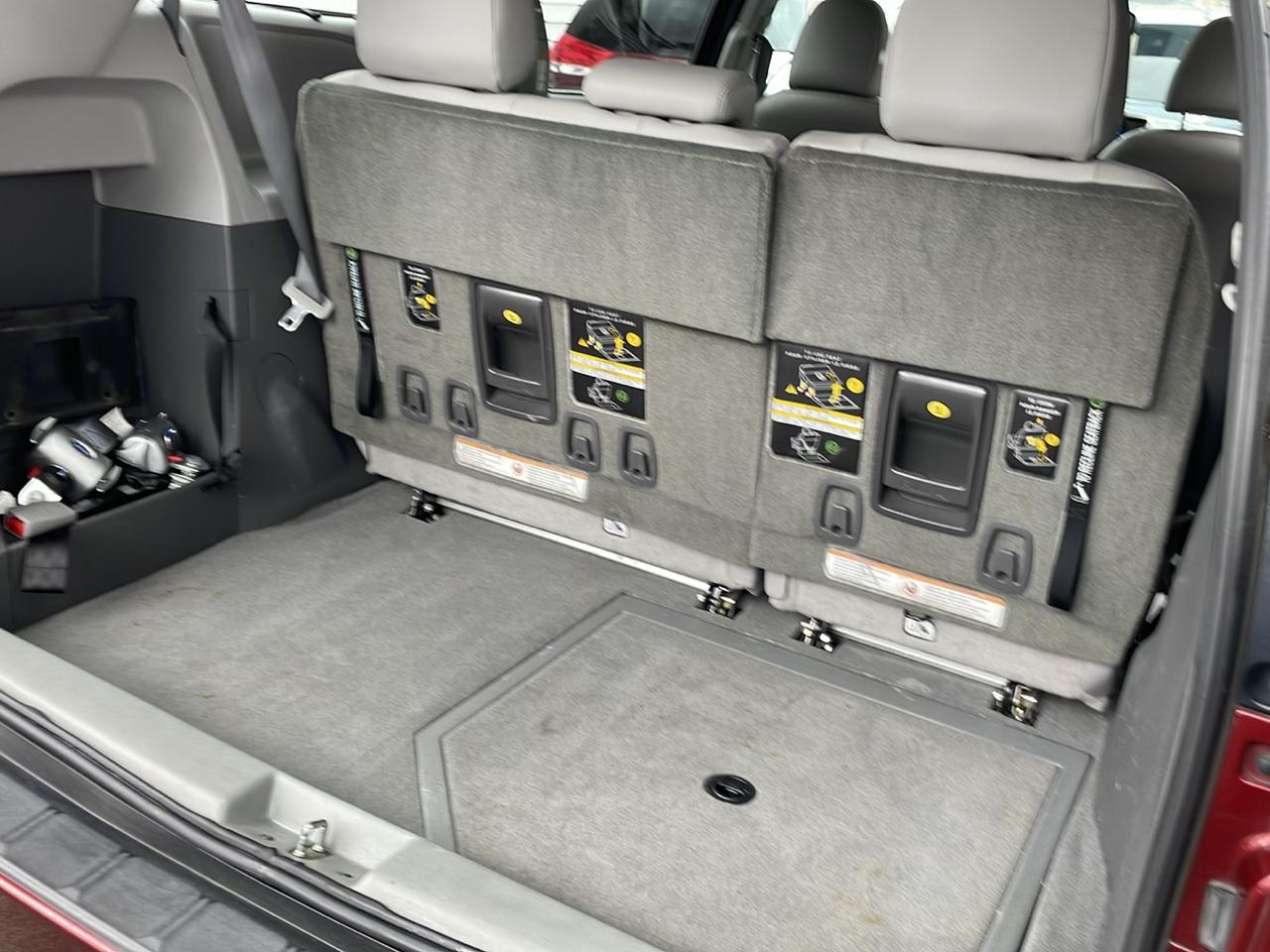Toyota Sienna Limited Premium 7-Passenger 2017