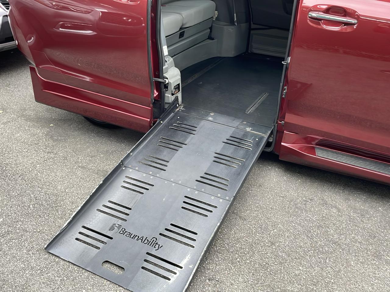 Toyota Sienna Limited Premium 7-Passenger 2017