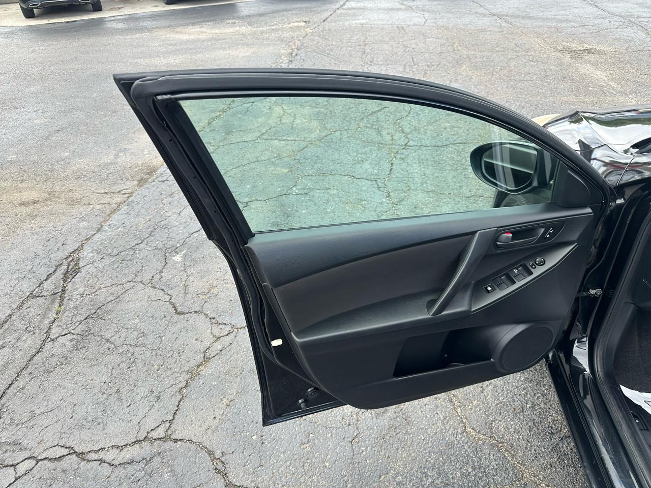 Mazda MAZDA3 4dr Sdn Auto i Sport 2011