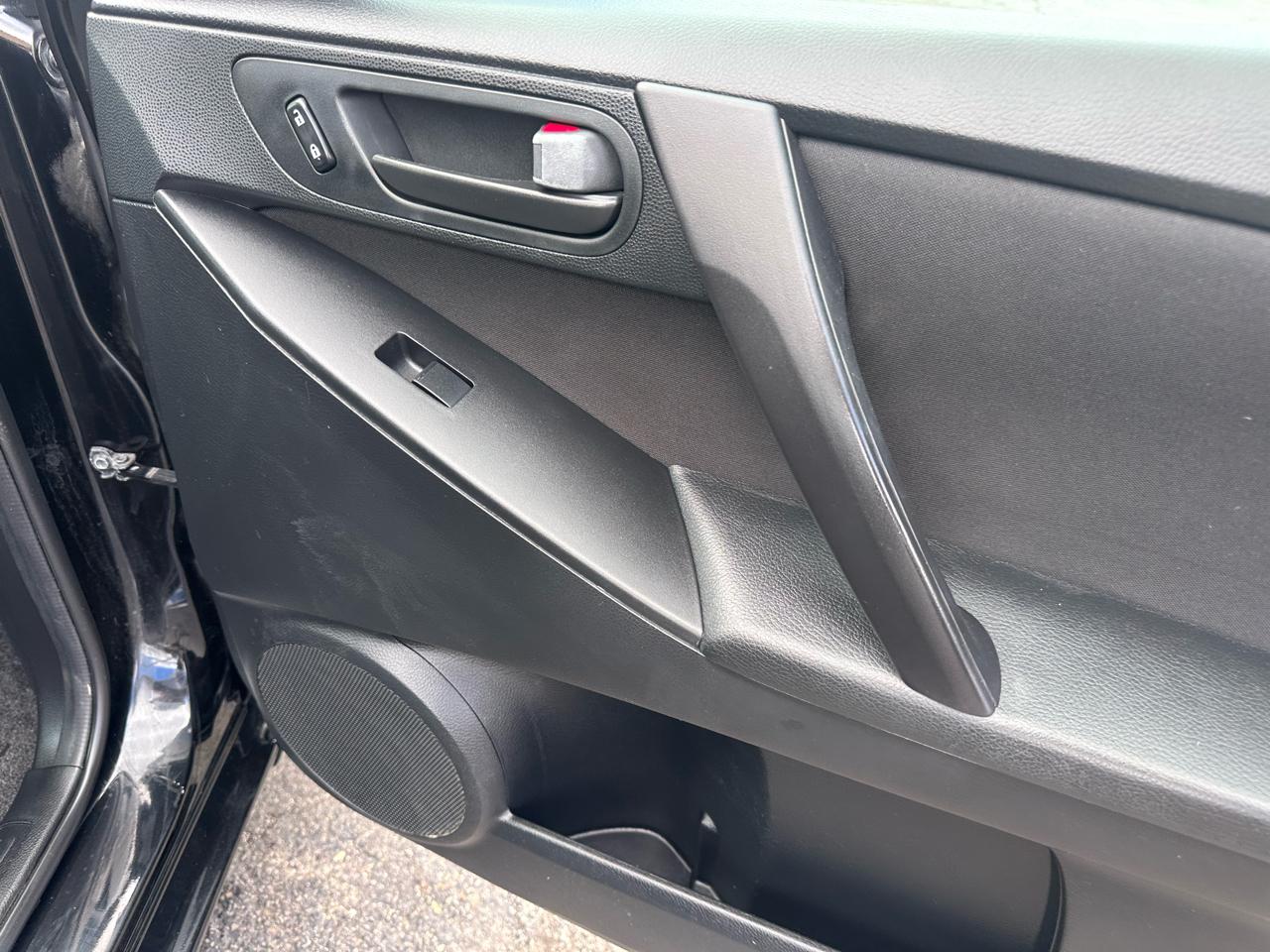 Mazda MAZDA3 4dr Sdn Auto i Sport 2011