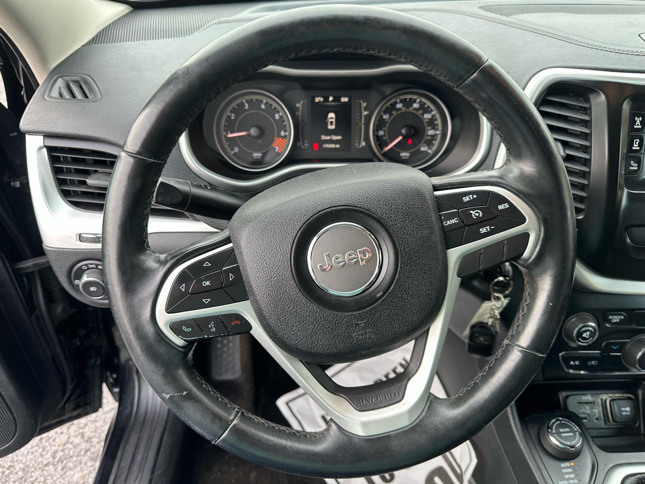 Jeep Cherokee 4WD 4dr Latitude 2014 Jeep Cherokee 4WD 4dr Latitude 2014