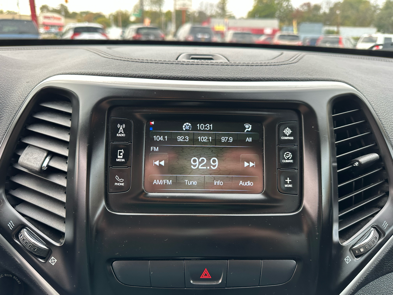 Jeep Cherokee 4WD 4dr Latitude 2014 Jeep Cherokee 4WD 4dr Latitude 2014