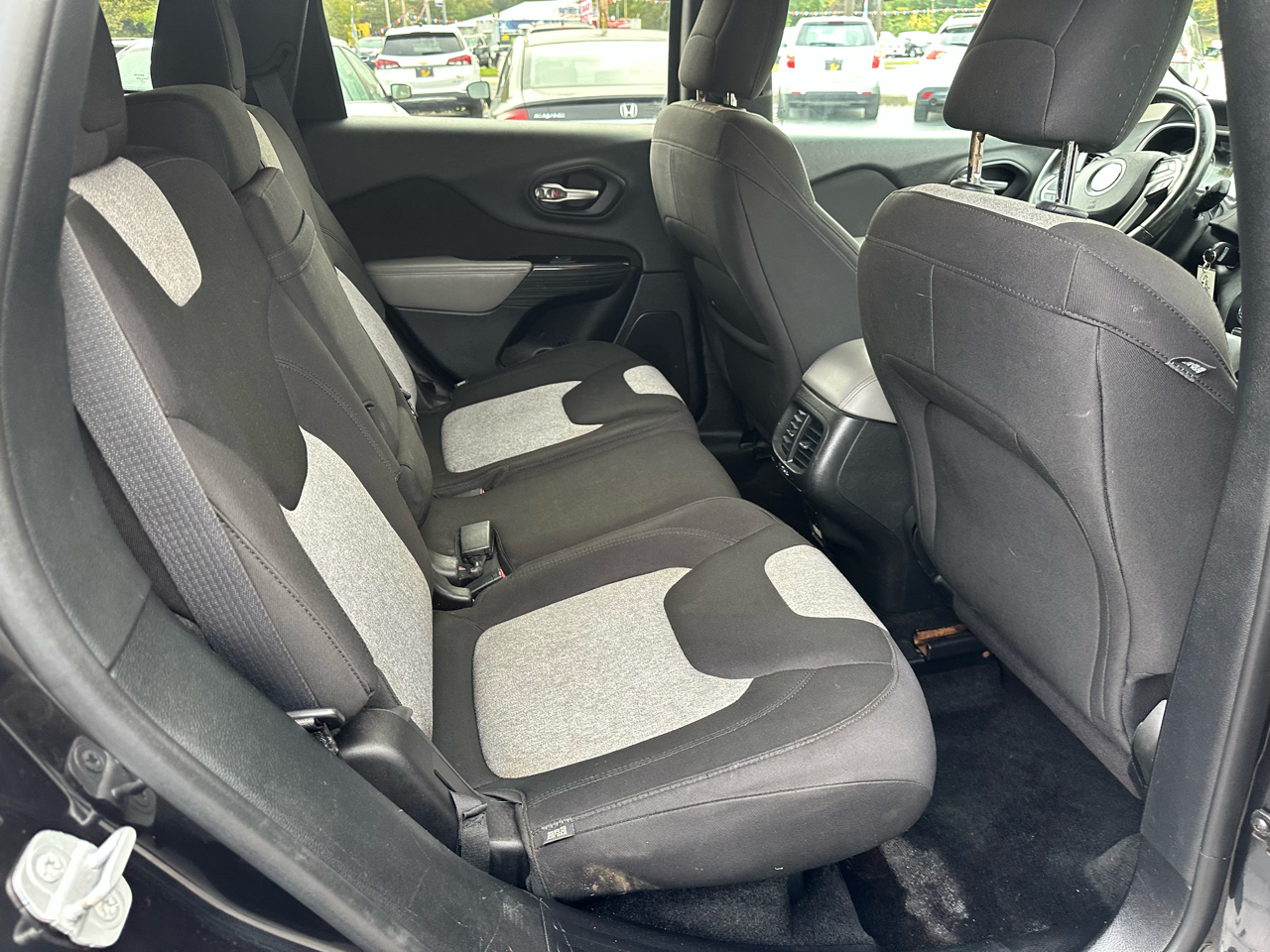 Jeep Cherokee 4WD 4dr Latitude 2014 Jeep Cherokee 4WD 4dr Latitude 2014