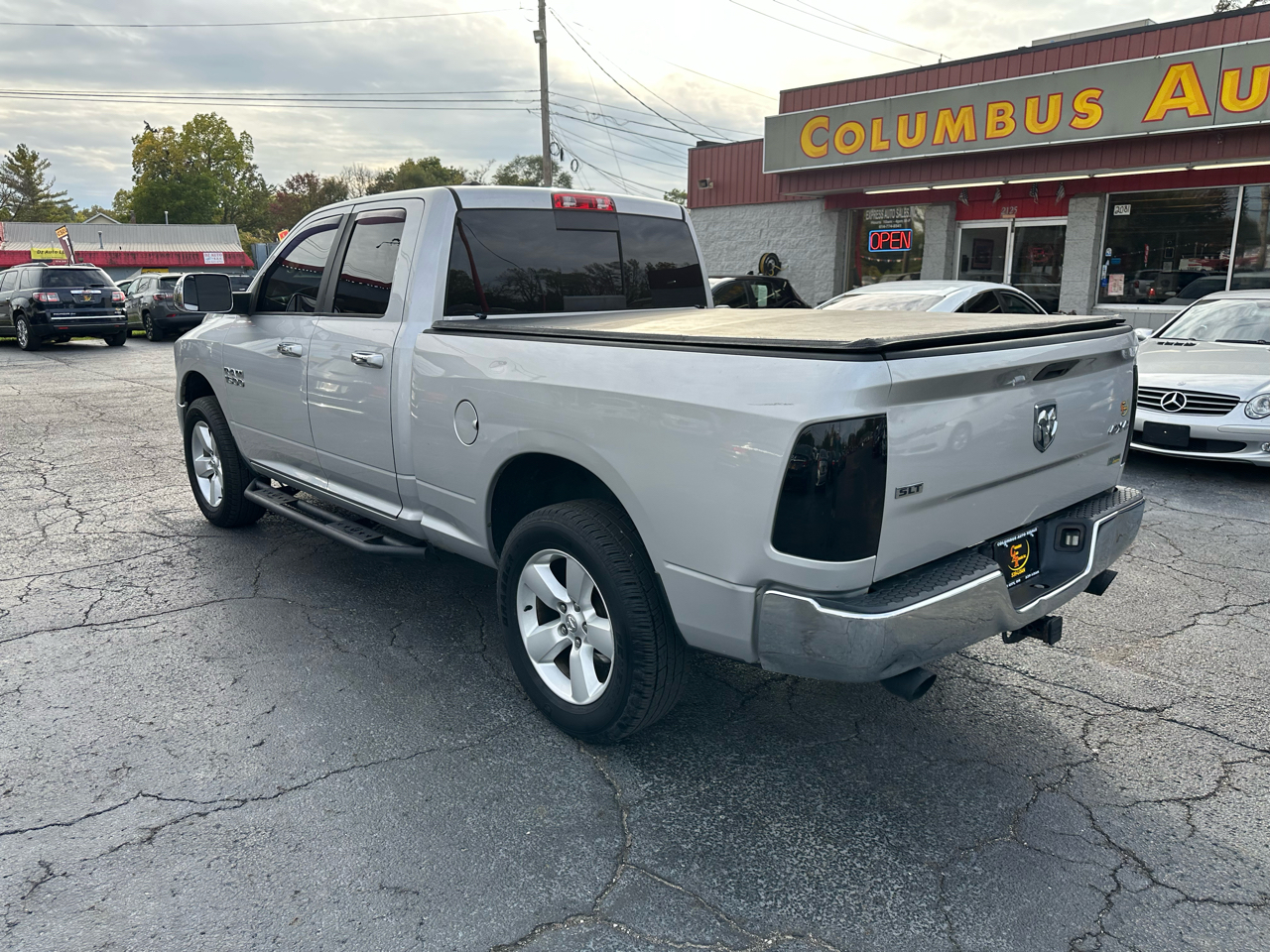 RAM 1500 4WD Quad Cab 140.5" SLT 2013 RAM 1500 4WD Quad Cab 140.5" SLT 2013