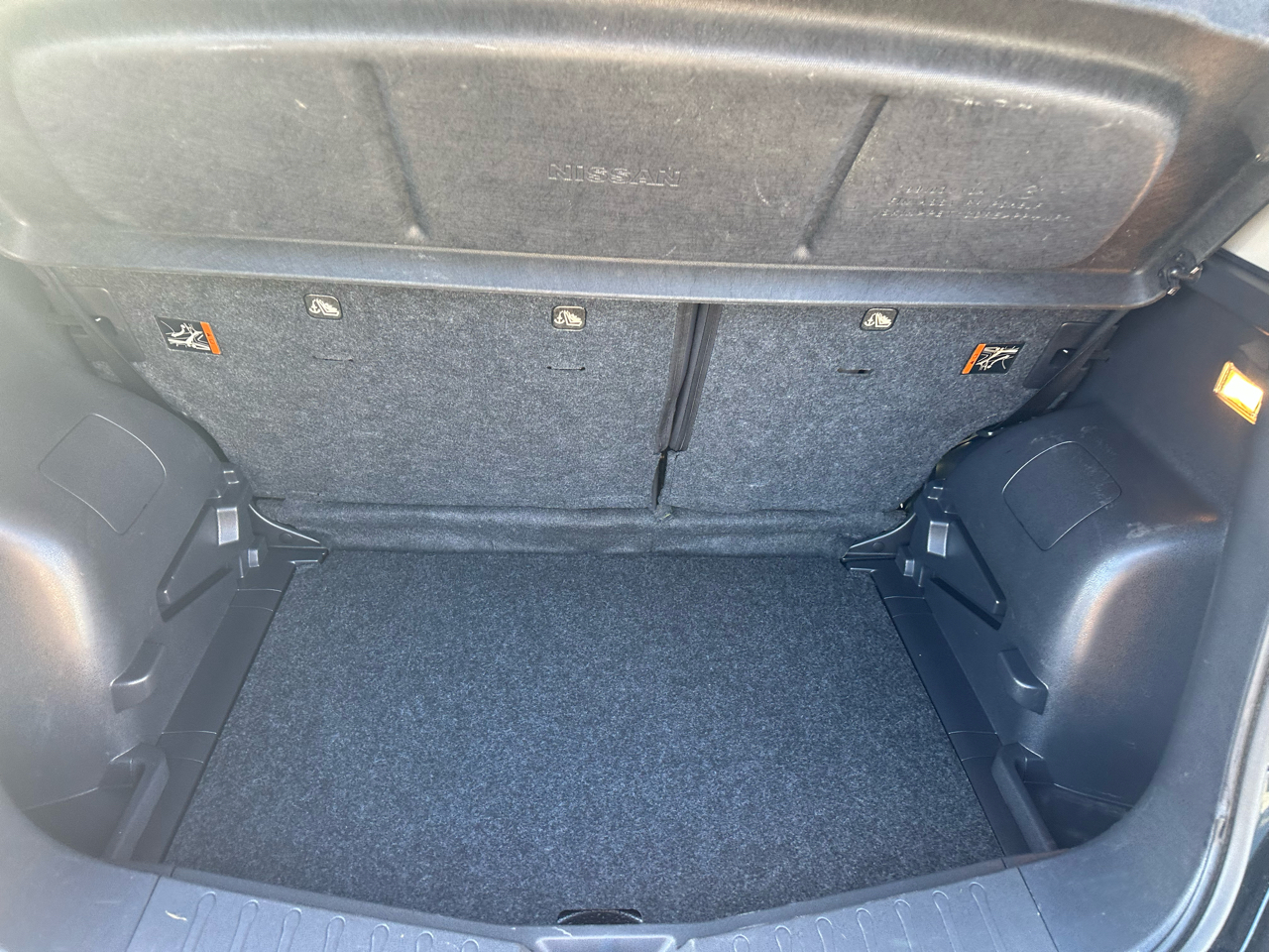 Nissan Versa Note 5dr HB CVT 1.6 SV 2014 Nissan Versa Note 5dr HB CVT 1.6 SV 2014