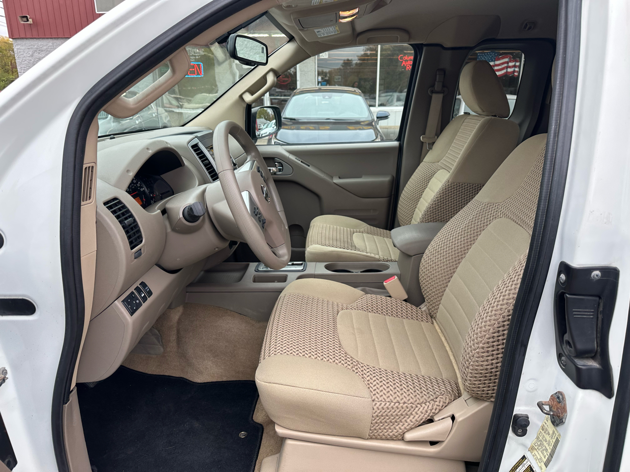 Nissan Frontier 4WD King Cab Auto SV 2015 Nissan Frontier 4WD King Cab Auto SV 2015