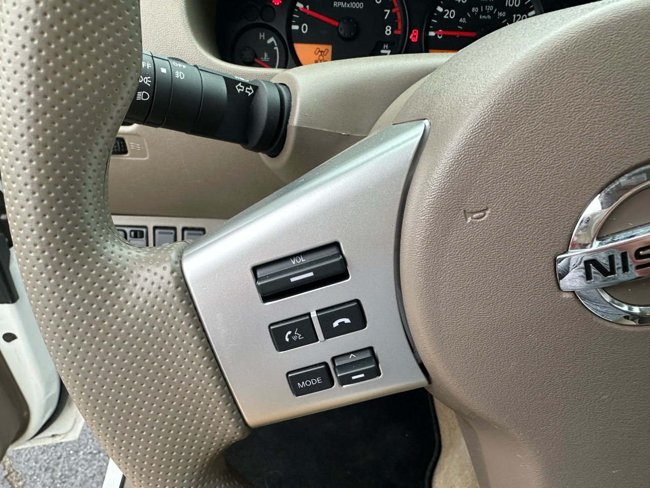 Nissan Frontier 4WD King Cab Auto SV 2015 Nissan Frontier 4WD King Cab Auto SV 2015