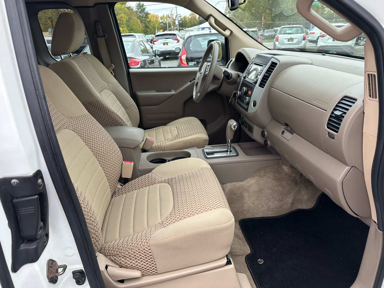 Nissan Frontier 4WD King Cab Auto SV 2015 Nissan Frontier 4WD King Cab Auto SV 2015