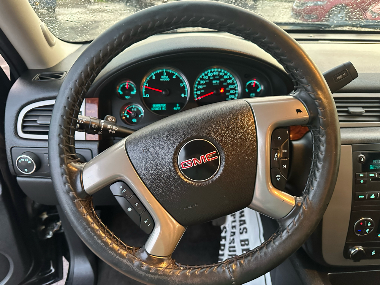 GMC Yukon 4WD 4dr 1500 SLT 2013 GMC Yukon 4WD 4dr 1500 SLT 2013