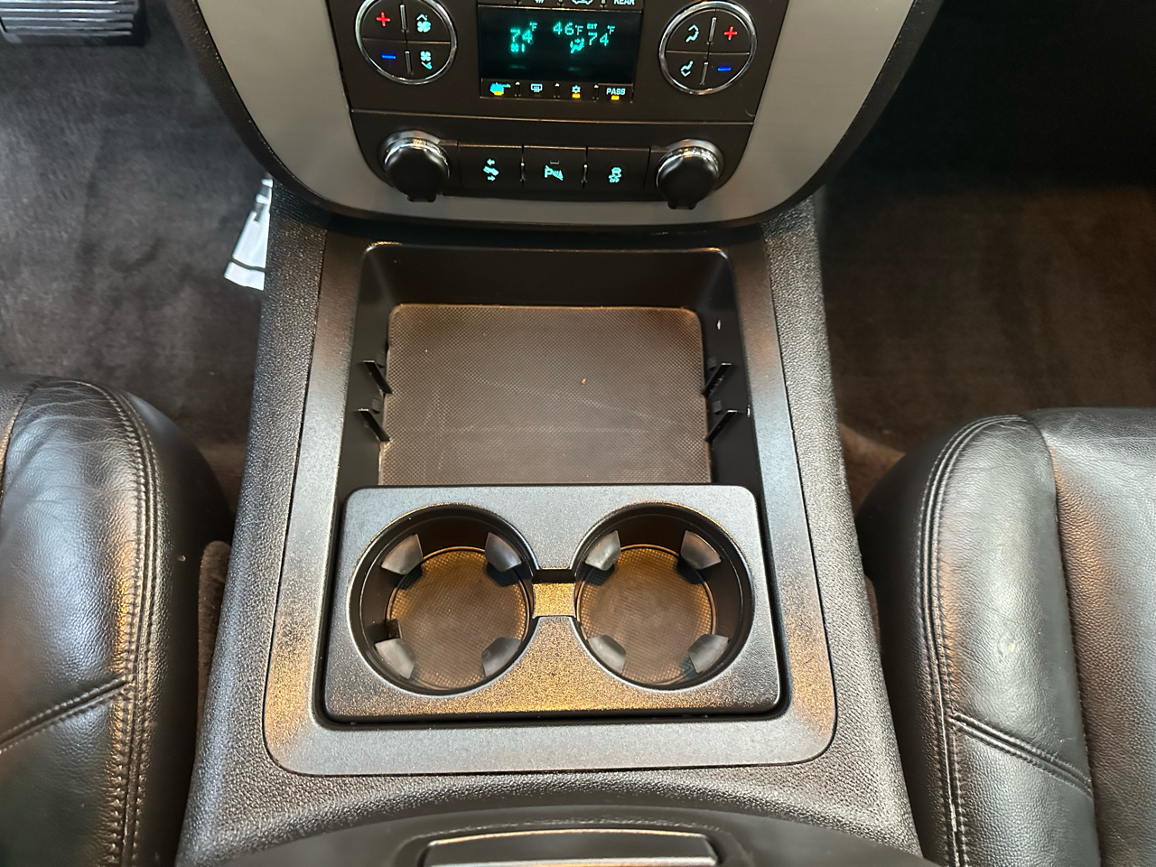 GMC Yukon 4WD 4dr 1500 SLT 2013 GMC Yukon 4WD 4dr 1500 SLT 2013