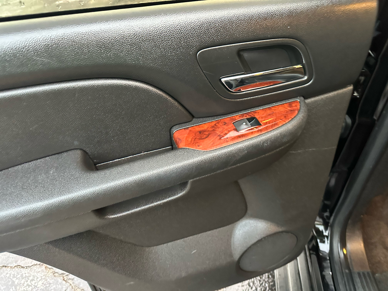 GMC Yukon 4WD 4dr 1500 SLT 2013 GMC Yukon 4WD 4dr 1500 SLT 2013