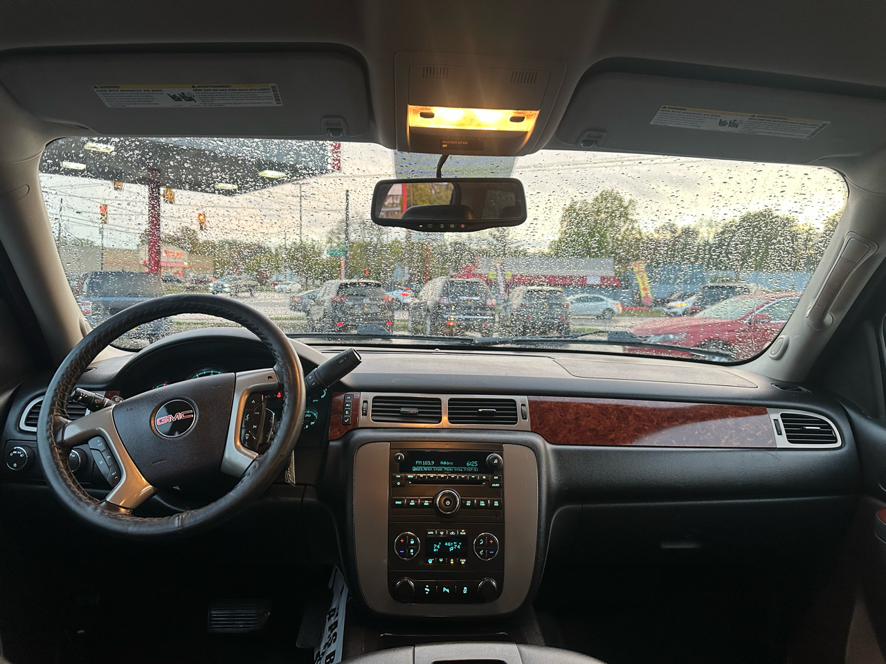 GMC Yukon 4WD 4dr 1500 SLT 2013 GMC Yukon 4WD 4dr 1500 SLT 2013