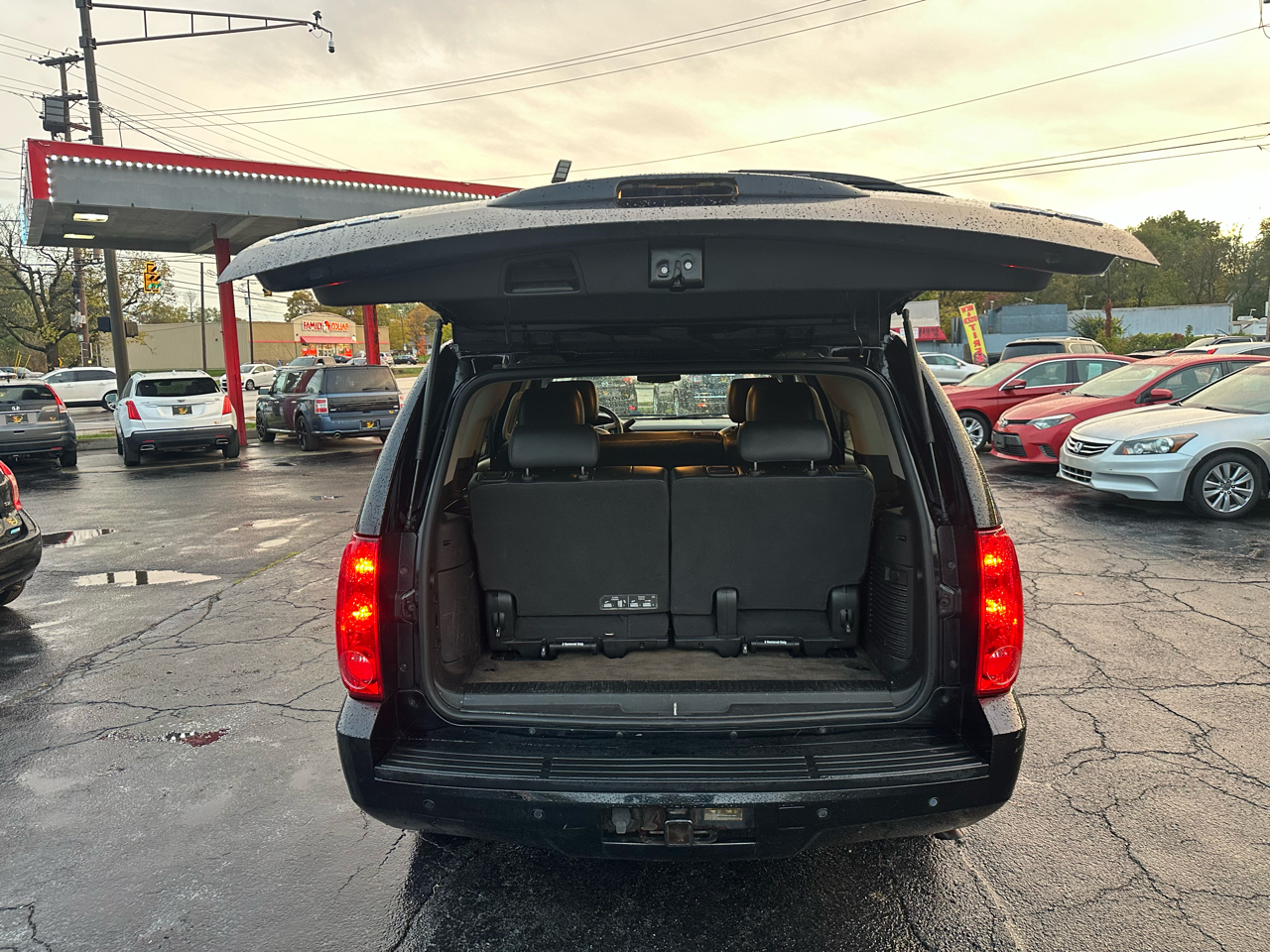 GMC Yukon 4WD 4dr 1500 SLT 2013 GMC Yukon 4WD 4dr 1500 SLT 2013