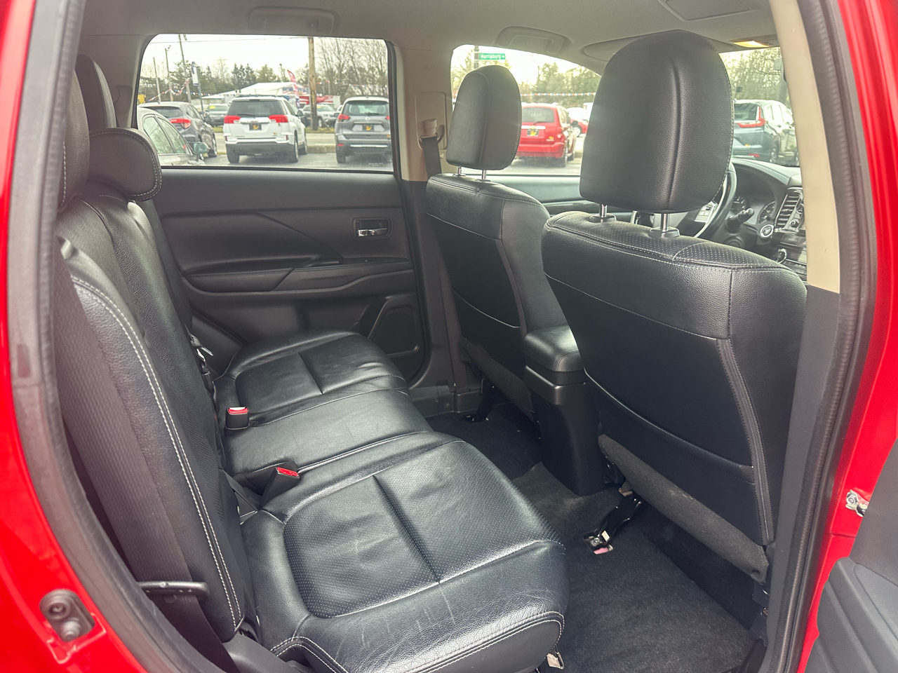 Mitsubishi Outlander SEL FWD 2016