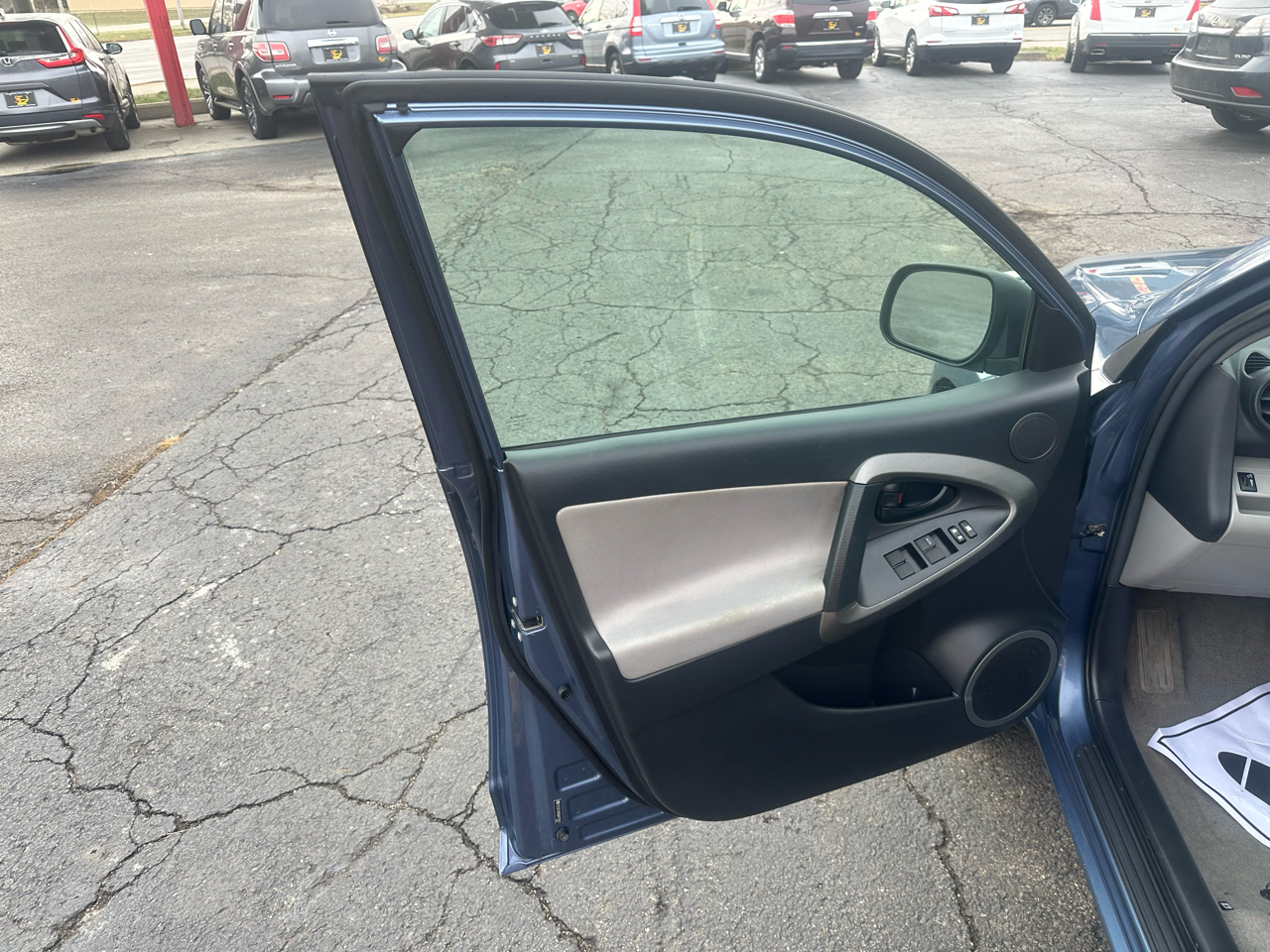 Toyota RAV4 FWD 4dr I4 (Natl) 2012