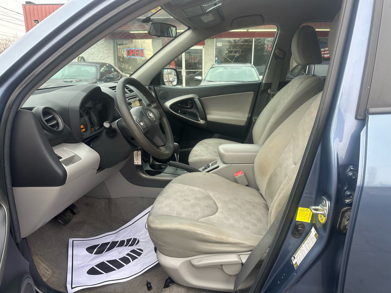 Toyota RAV4 FWD 4dr I4 (Natl) 2012